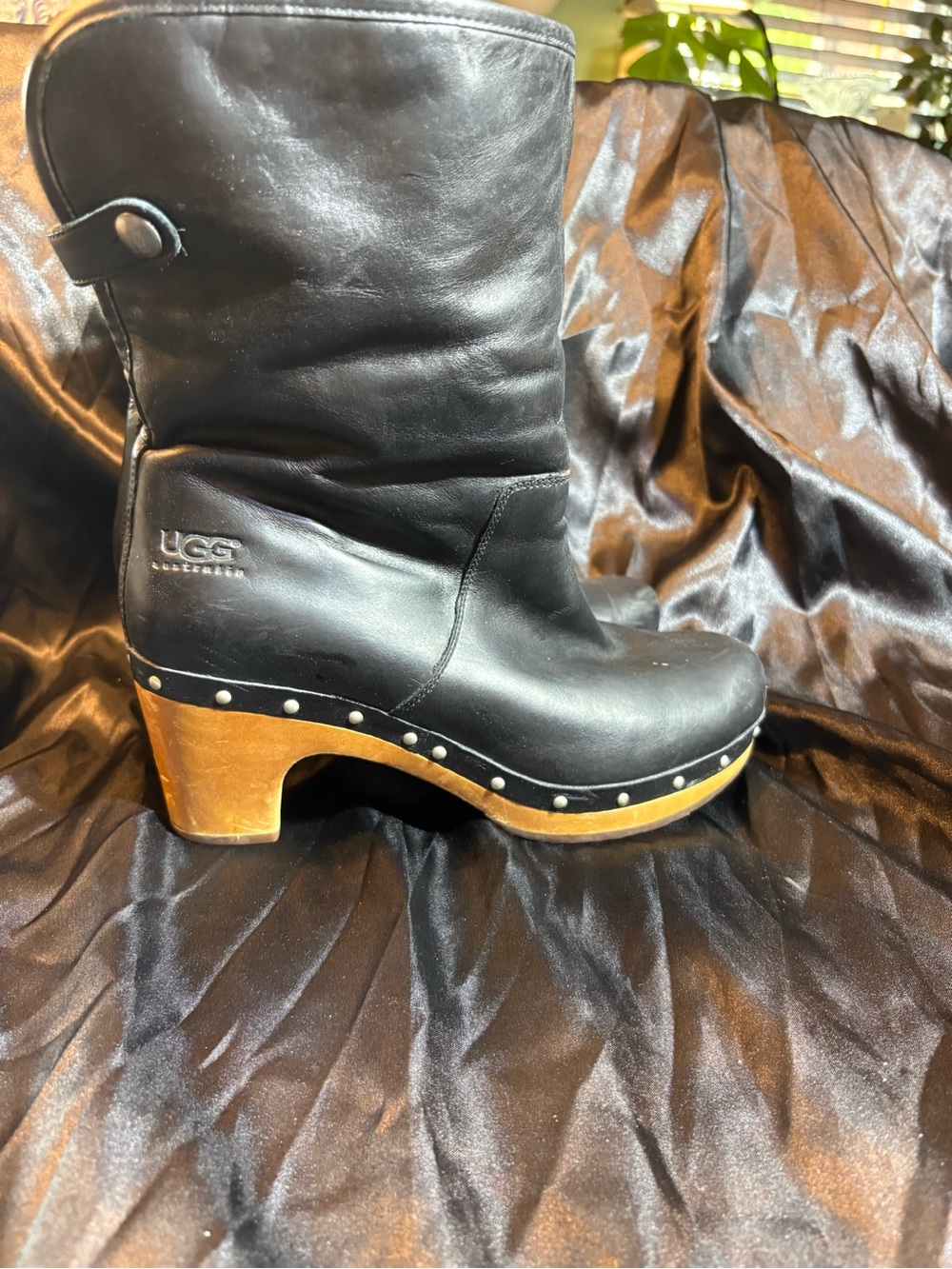 UGG Black Leather Shearling Lined Wooden Clog Boots Size 8